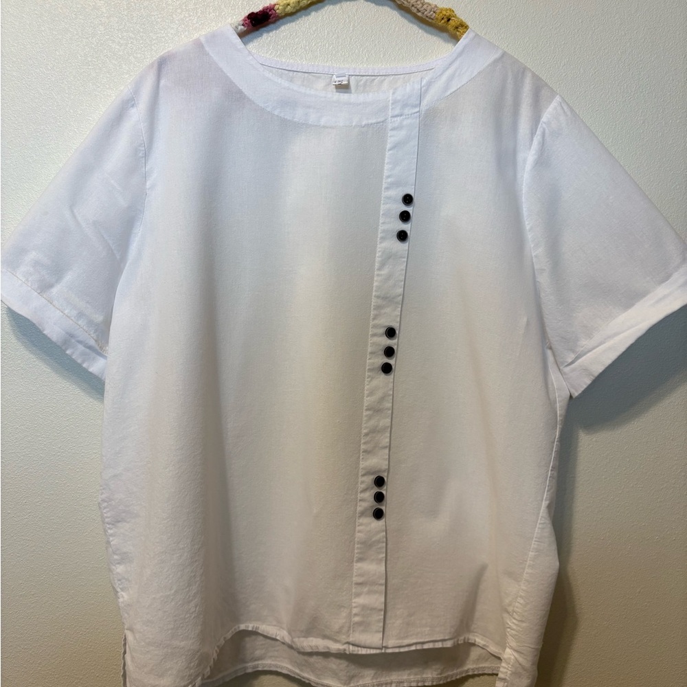 Dayou top. Tags say 5XL. Check measurements fits more like an XL